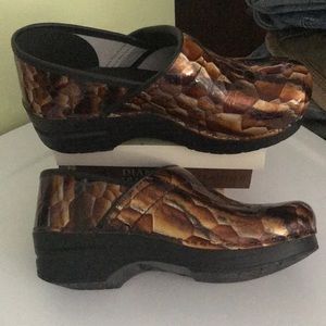Dansko size 38